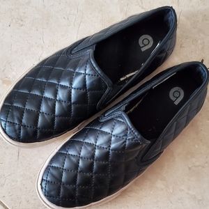 QUILTED BLACK SNEAKERS US 6